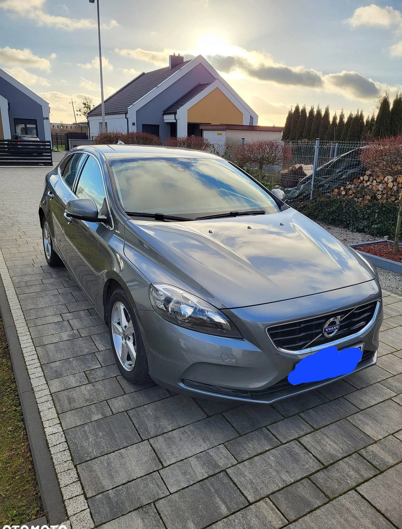 volvo łaziska górne Volvo V40 cena 43900 przebieg: 198000, rok produkcji 2015 z Łaziska Górne